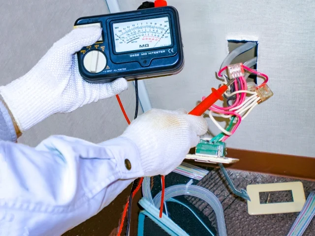 電気工事士の資格をもつ専門家が対応